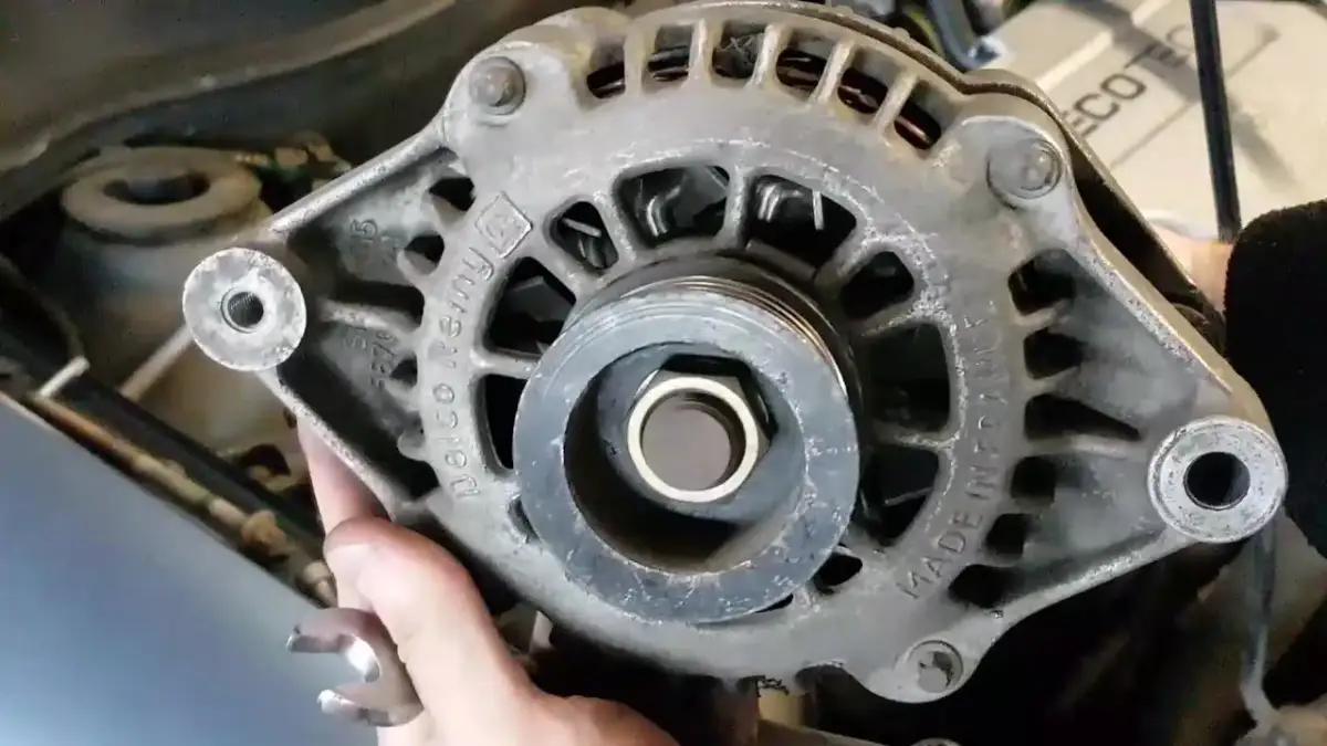 Demontaż alternatora Opel Astra G: Benzyna vs Diesel różnice