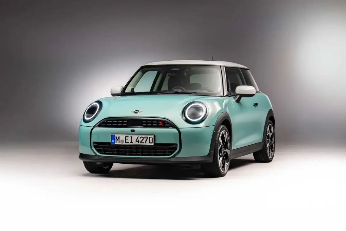 BMW Mini Cooper: Ikona Stylu i Sportowej Elegancji na Drodze