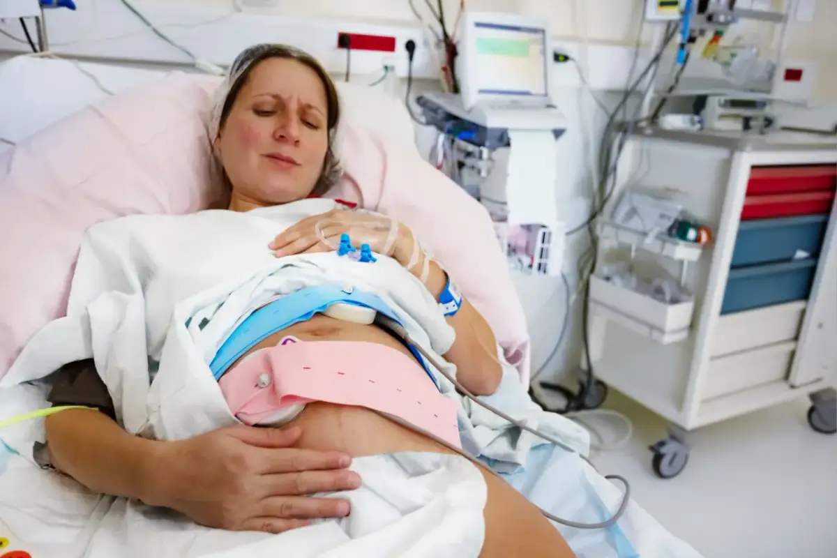 Celeston nie przyspiesza porodu, ale wspiera rozwój płuc płodu