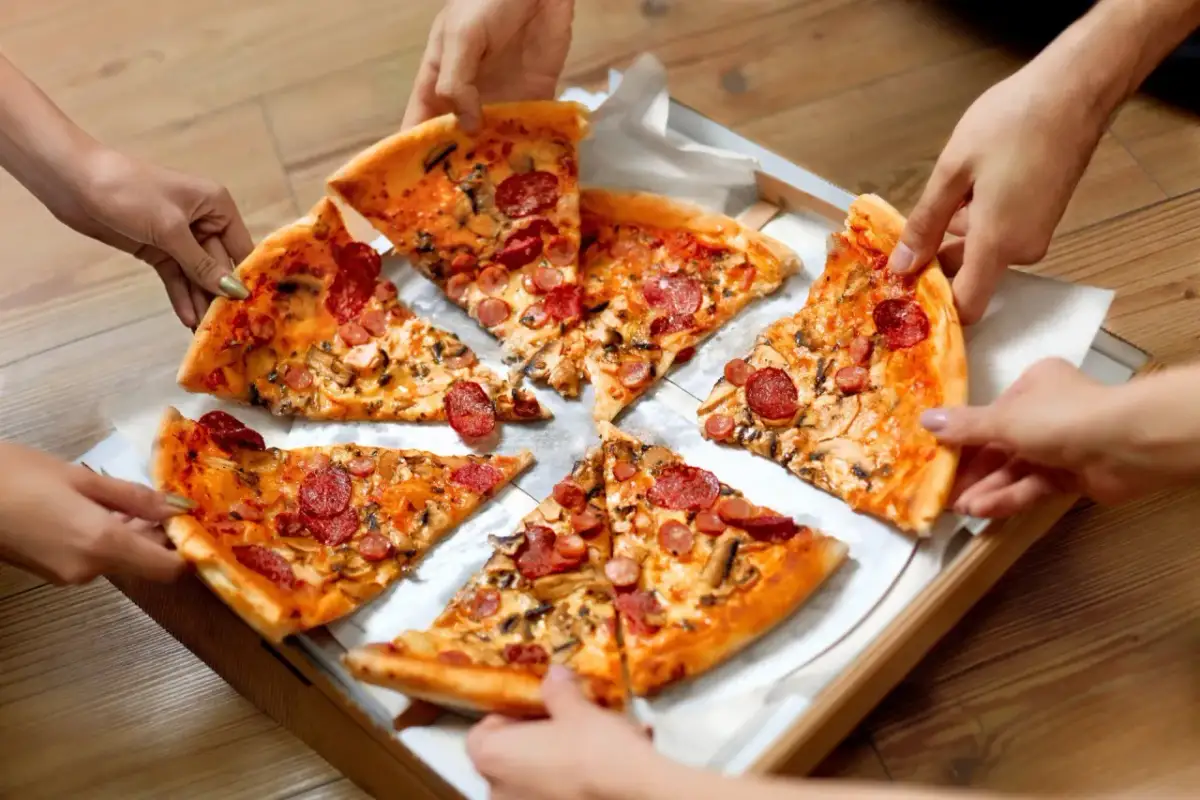 Jak zrobić ciasto na pizzę, które zawsze wychodzi idealne?