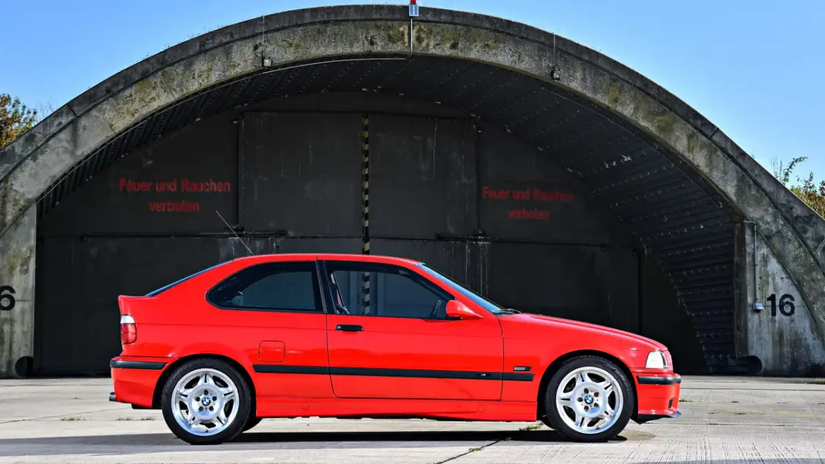 BMW E36 Compact – co warto wiedzieć o tym sportowym hatchbacku