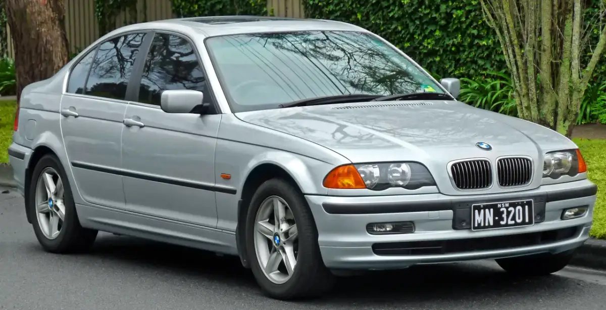 BMW E46 - ikona motoryzacji: historia, wersje, silniki i osiągi