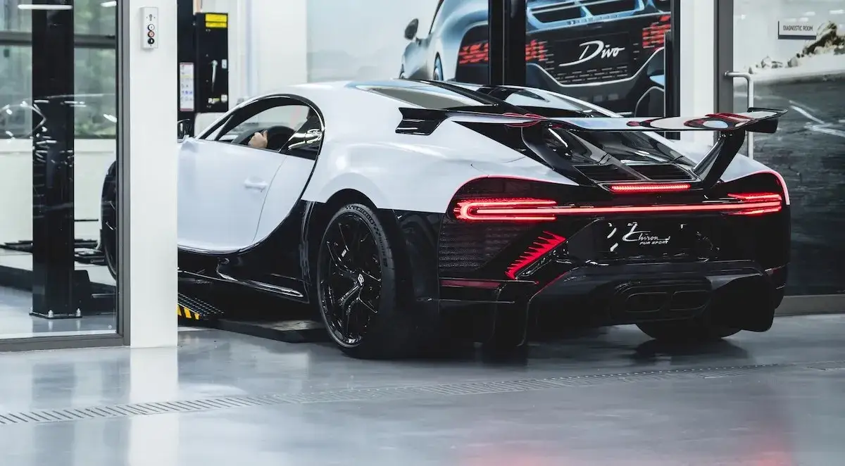 Ile kosztuje wymiana oleju w Bugatti Chiron? Zaskakujące ceny!