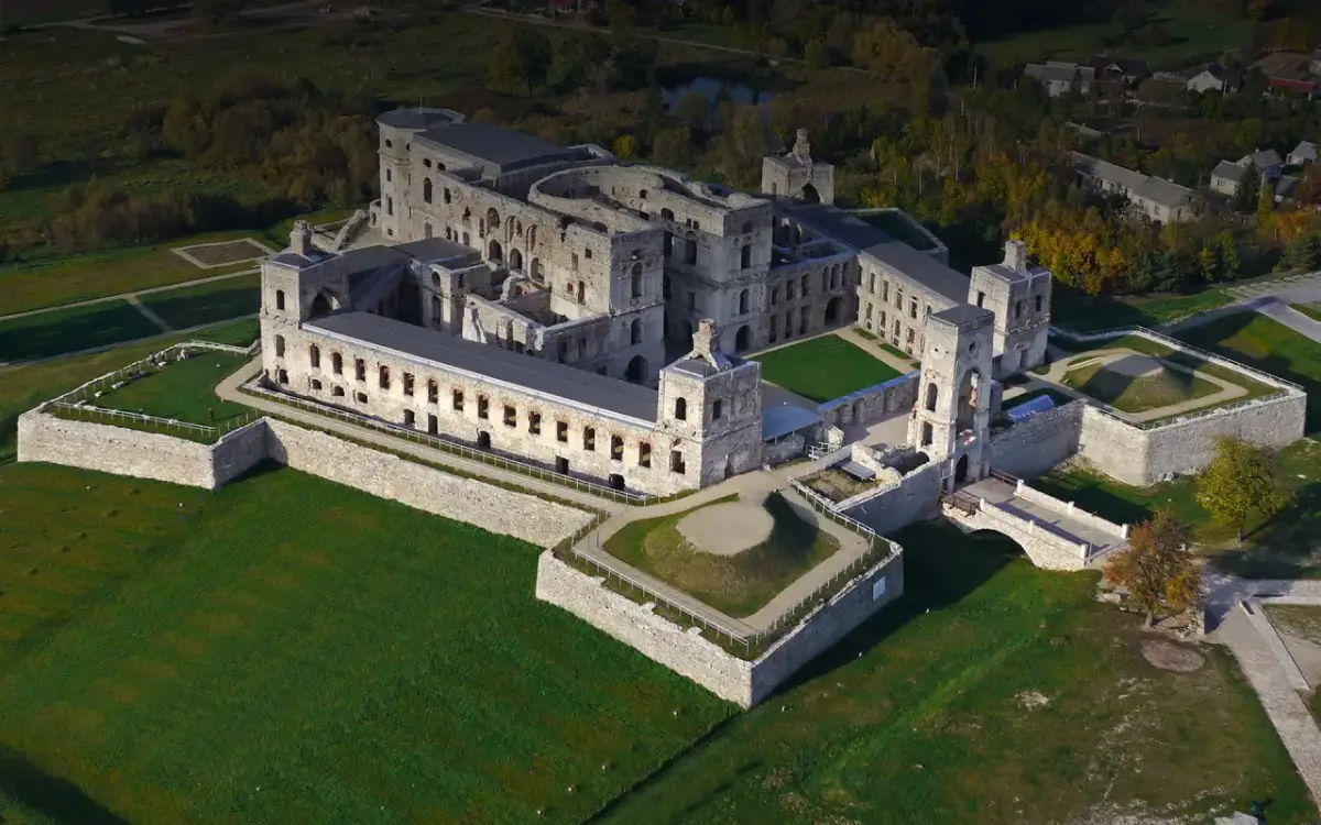 Zamek w Krzyżtopór: Tajemnice historii i niezwykłe ruiny w Polsce