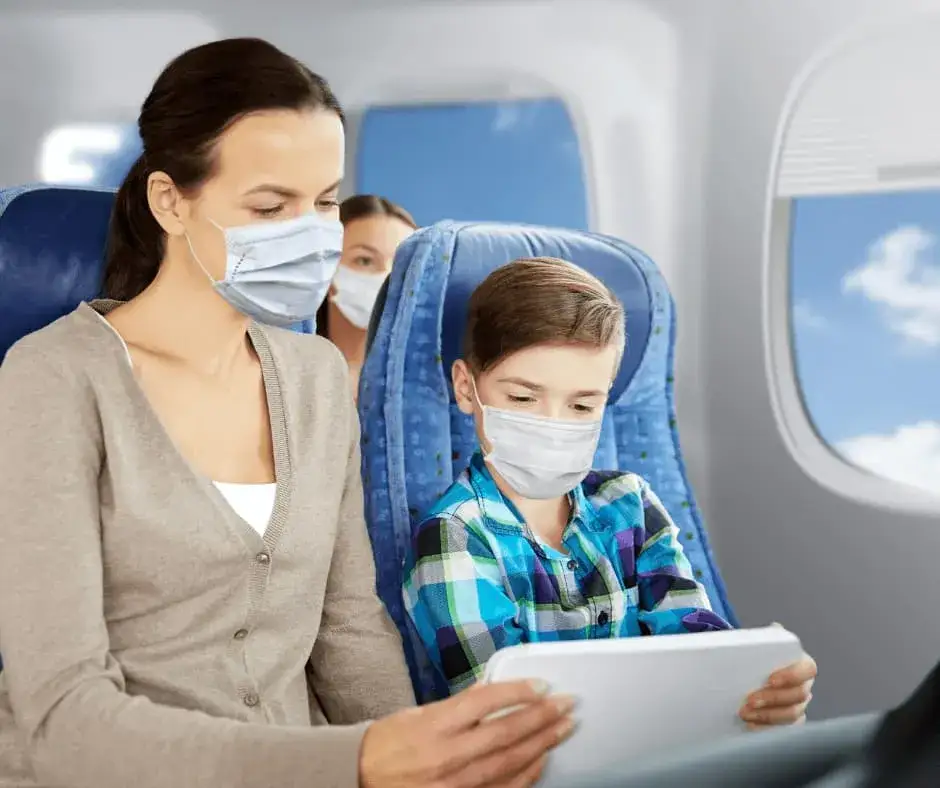 Czy na lotnisku trzeba mieć maseczkę? Sprawdź aktualne zasady i zalecenia