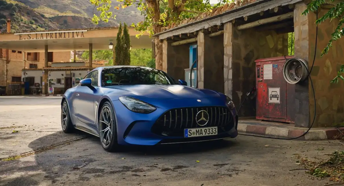 Mercedes-Benz AMG GT – luksusowy sportowy samochód z osiągami, które zachwycają