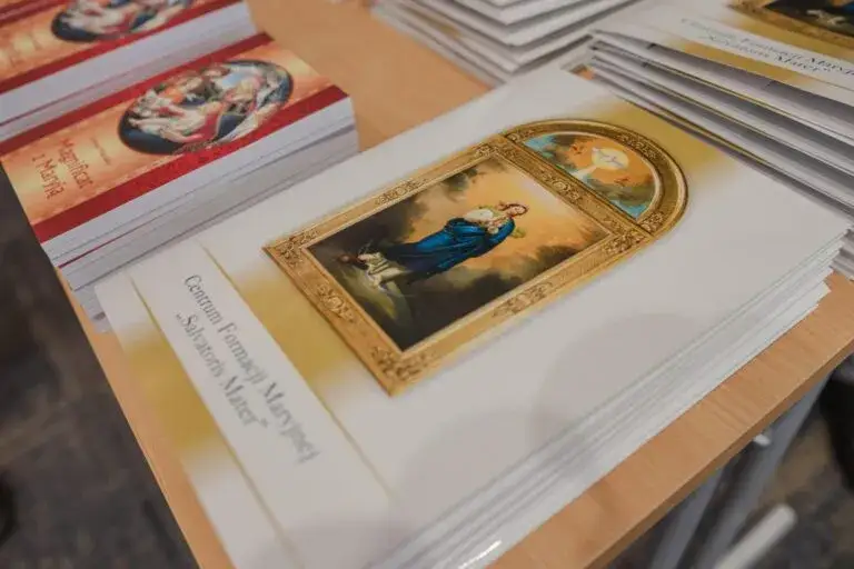 Licheń: Porządek Mszy i Nabożeństw - Twój Przewodnik