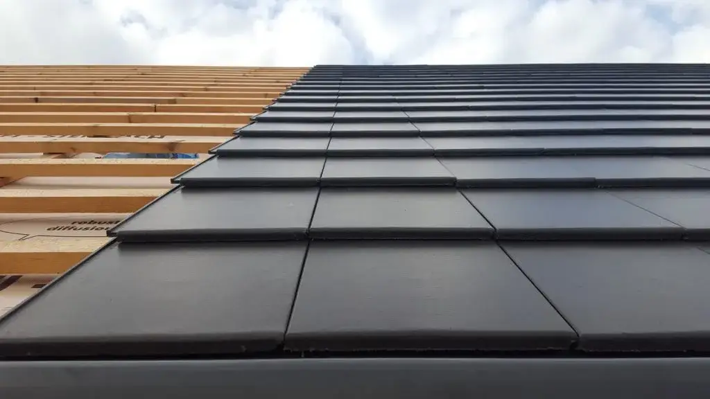 Jakie pokrycie dachu pod fotowoltaikę zapewni najlepszą wydajność?