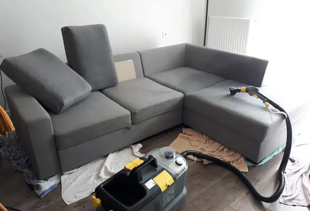 Ile kosztuje pranie kanapy? Poznaj ceny 2026 i uniknij ukrytych kosztów