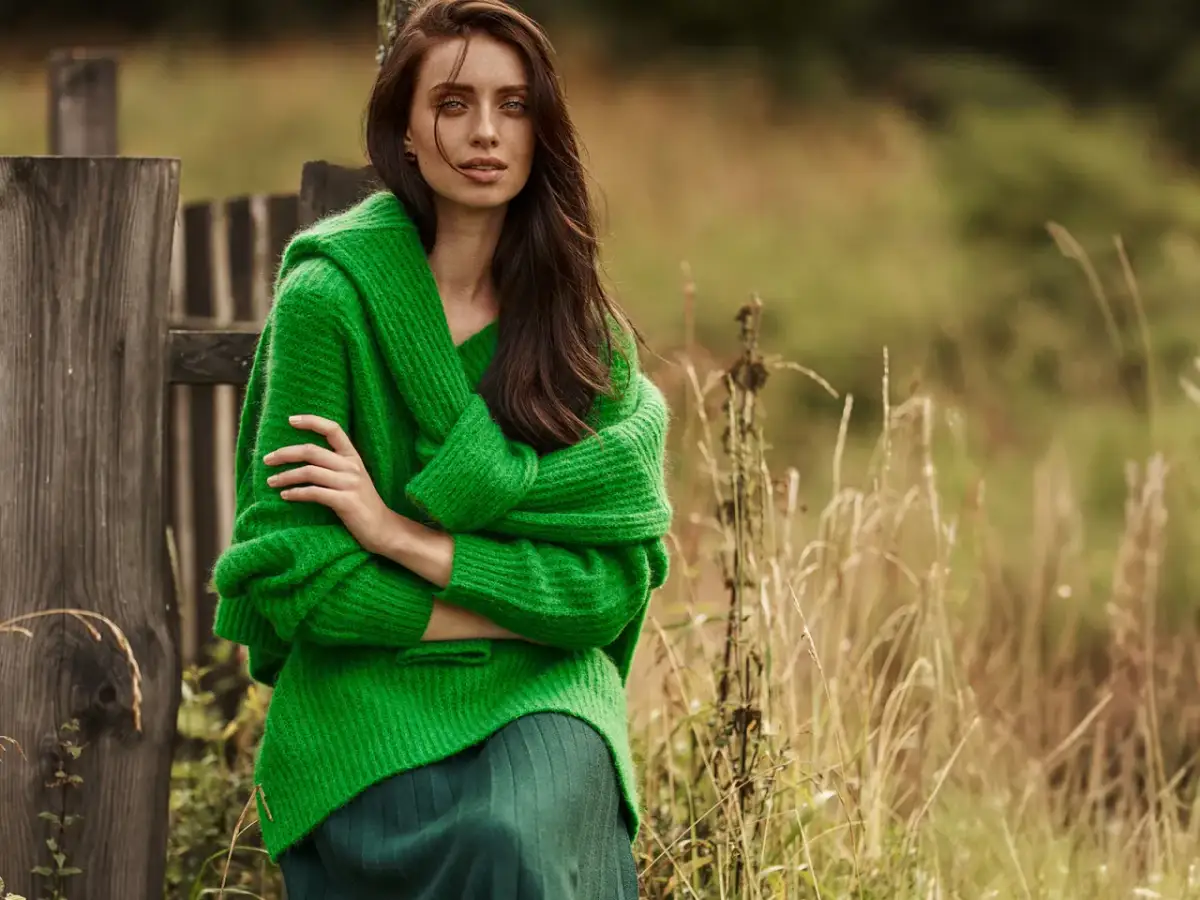 Jak włożyć sweter do spodni? Odkryj sekrety idealnych proporcji