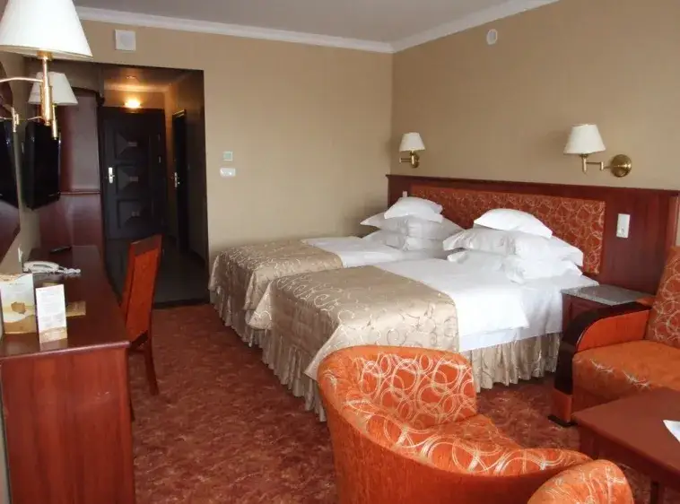 Ile pokoi ma hotel Gołębiewski w Mikołajkach? Zaskakujące fakty!