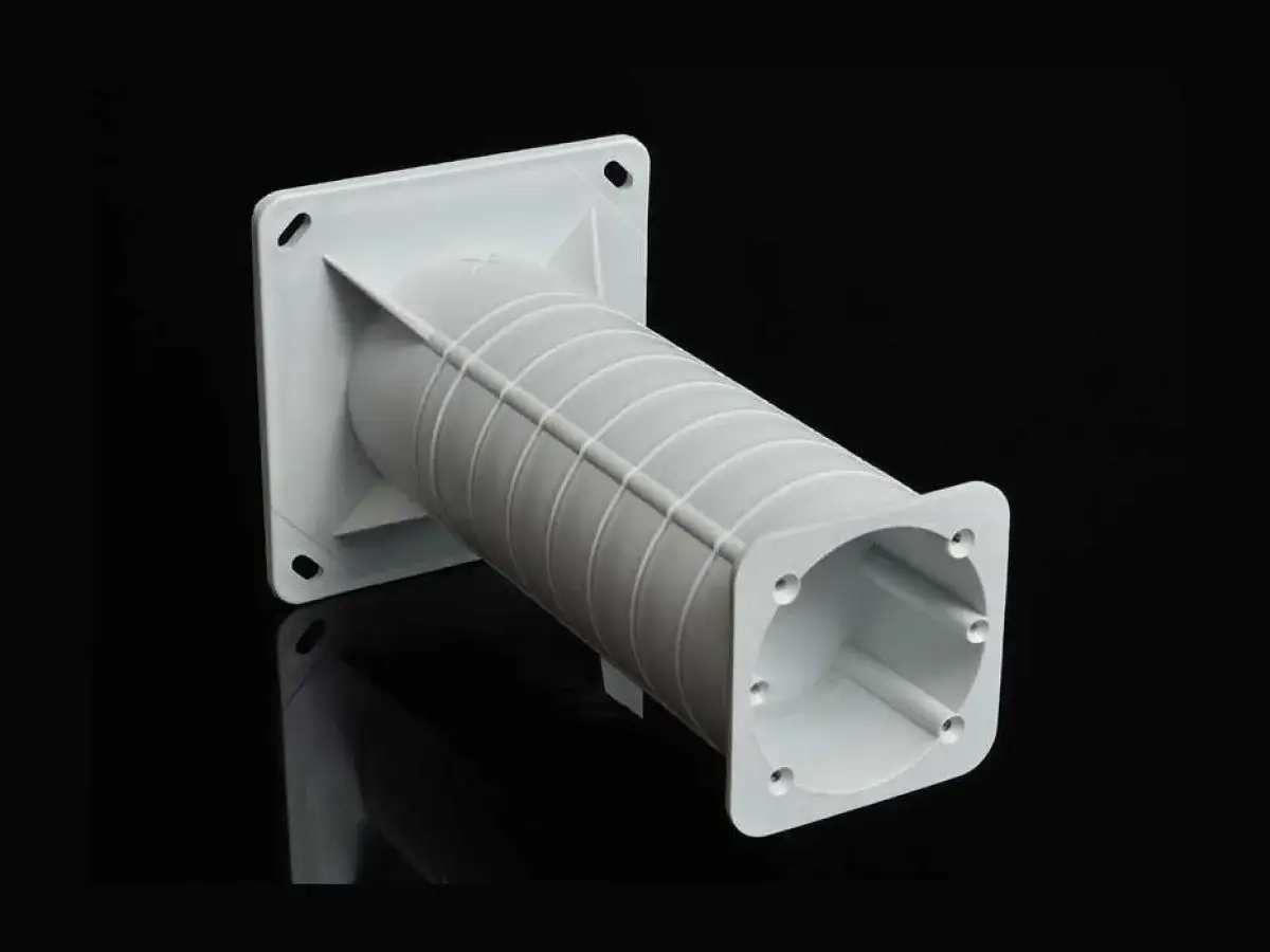 Białe, plastikowe mocowanie do styropianu z kwadratową podstawą i cylindrycznym elementem z żebrowaniem.