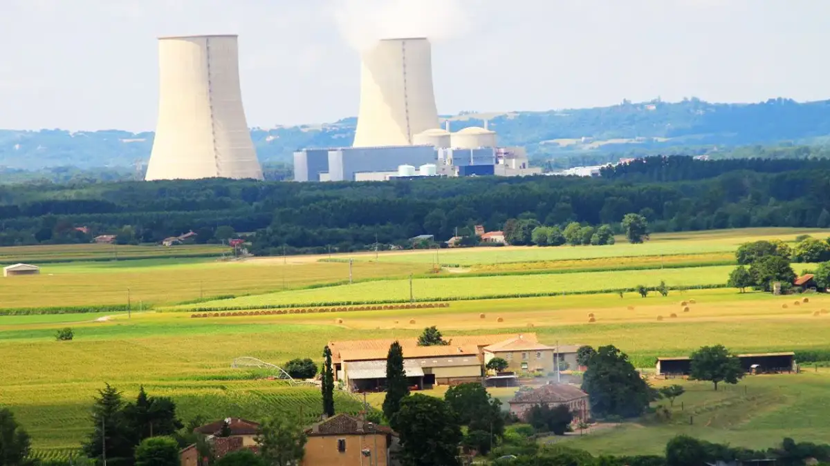 Ile Francja ma elektrowni atomowych? Zaskakujące fakty o energii jądrowej
