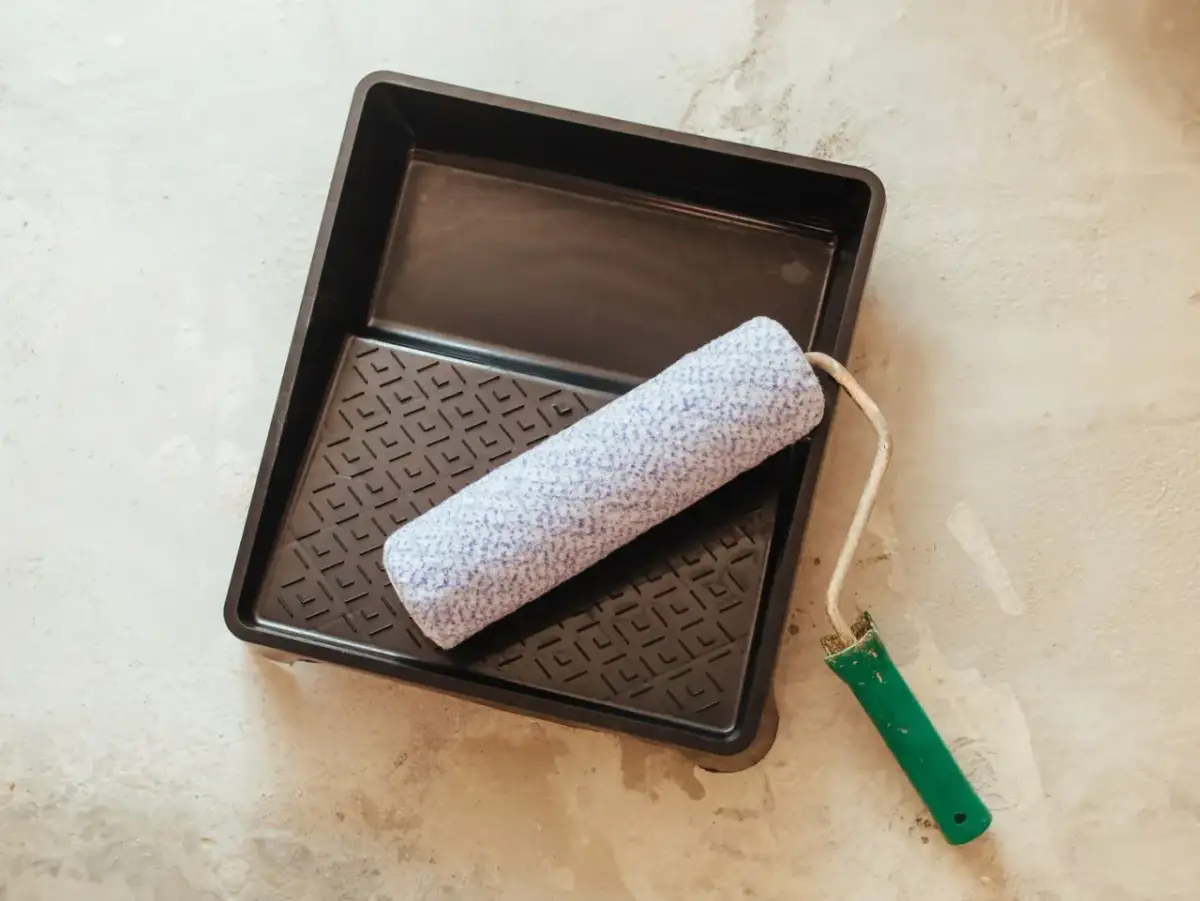 Jaki wałek do malowania betonu? Wybierz najlepszy dla trwałego efektu