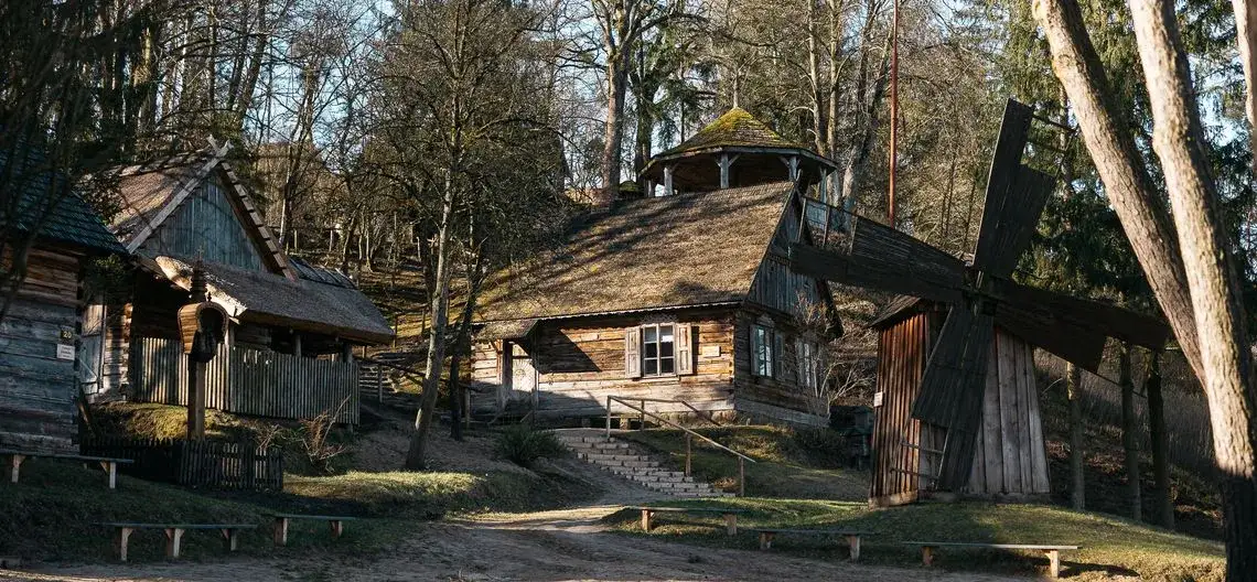Skansen Kurpiowski Nowogród: Kompletny przewodnik po perle Podlasia