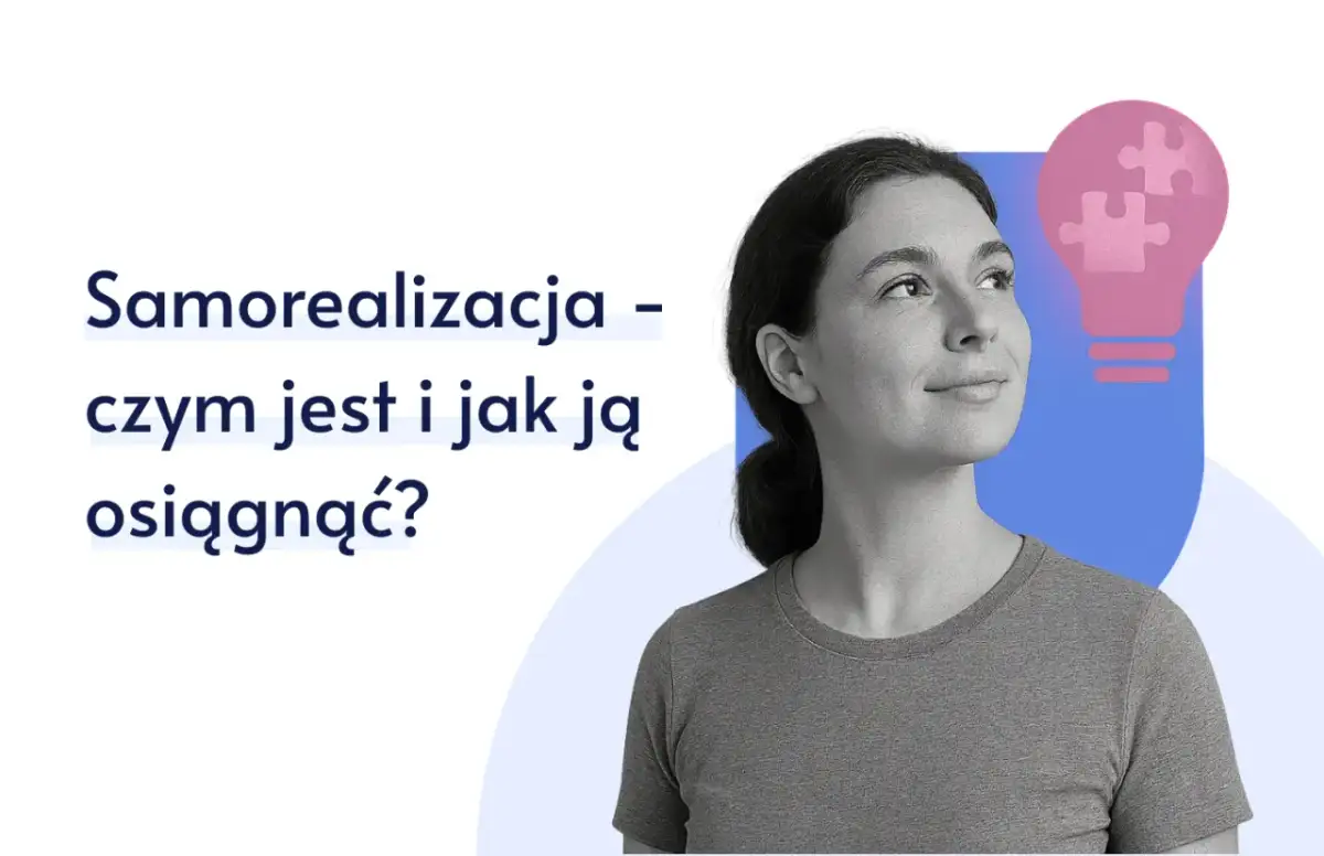 Kobieta patrzy w górę obok ikony żarówki z puzzlami.