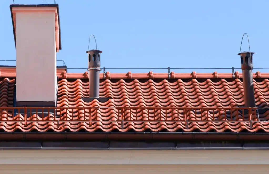 Dachówka płaska czy falista: Która wybór przyniesie więcej korzyści?