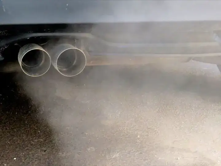 Biały dym z diesla? UPG vs. EGR: Jak zaoszczędzić na naprawie?