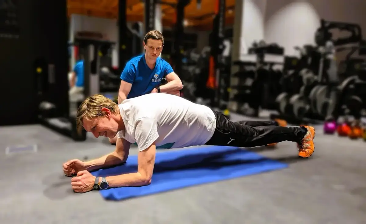 Bandscheibenvorfall LWS: Übungen zu Hause Schmerzfrei durch gezielte Bewegung