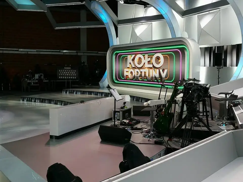 Studio Koła Fortuny: Odkryj kulisy, koło i tablicę zagadek!
