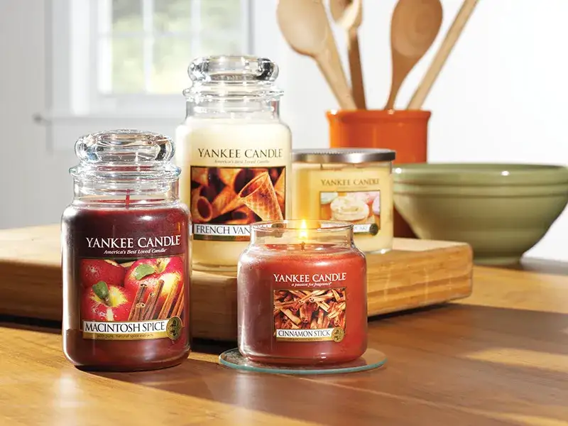 Najlepsze świeczki o zapachu ciastek, które umilą Twój dom