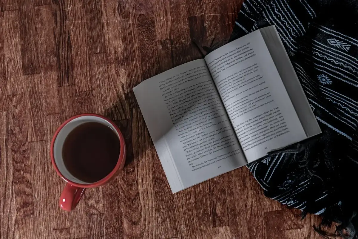 Nauczanie stacjonarne: Co to jest? Zalety, wady i przyszłość edukacji