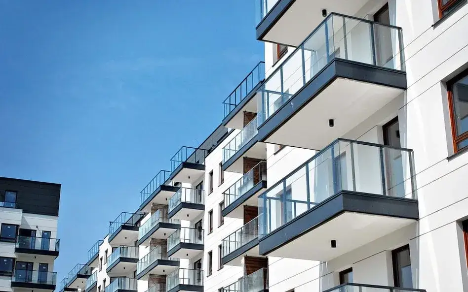 Dlaczego deweloperzy nie podają cen mieszkań? Odkryj ukryte powody