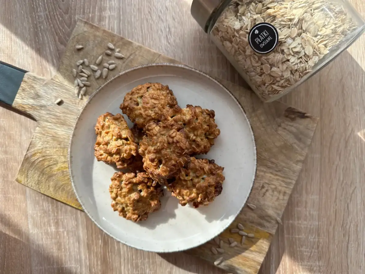 Jak upiec idealne ciastka owsiane? Przepis, triki, warianty FIT