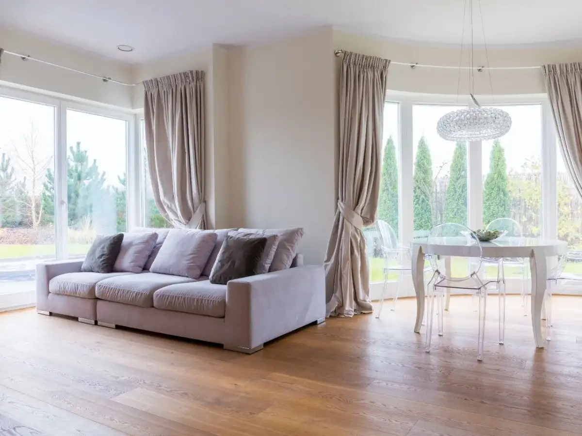 Jaki obraz do stylu glamour? Odkryj idealne dopasowanie do wnętrza