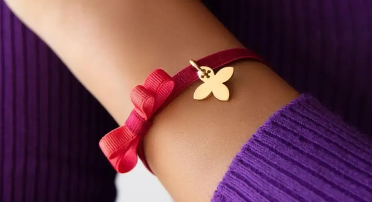 Najmodniejsze bransoletki 2026: Trendy, stylizacje, stacking