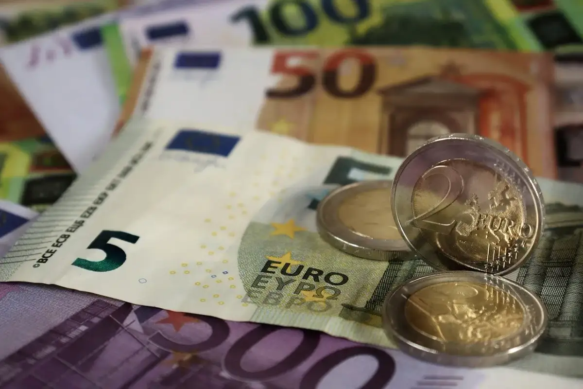 Euro banknoty i monety. W Chorwacji obowiązuje euro, więc te pieniądze są tam używane.