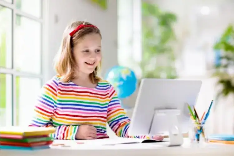 Nauczanie w chmurze ile kosztuje? Poznaj ukryte wydatki edukacji online