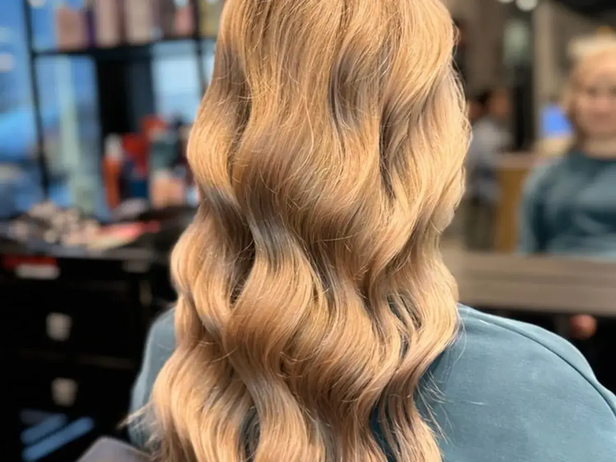 Jaki olejek do włosów rozjaśnianych, aby uniknąć zniszczeń i przesuszenia?