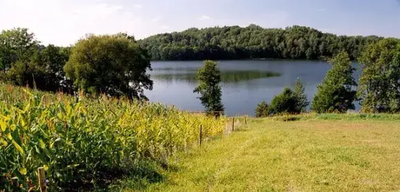 Jezioro Hańcza - tajemnice najgłębszego jeziora w Polsce i jego atrakcje