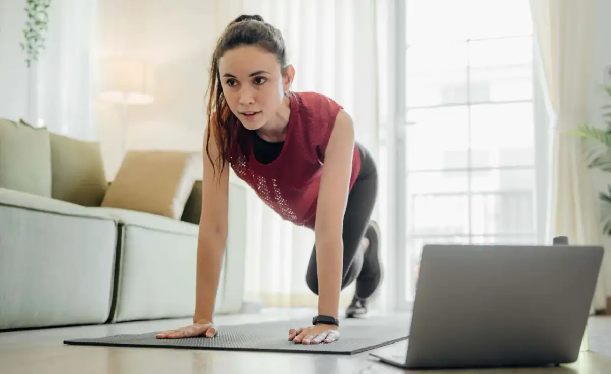 Cardio zu Hause: Fit ohne Geräte Ihr effektiver Plan für mehr Energie