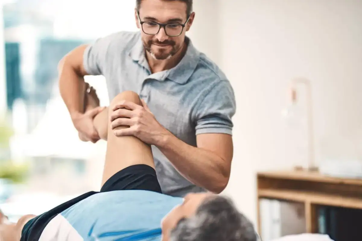 Fizjoterapeuta: Kim jest, co leczy i jak wybrać eksperta?