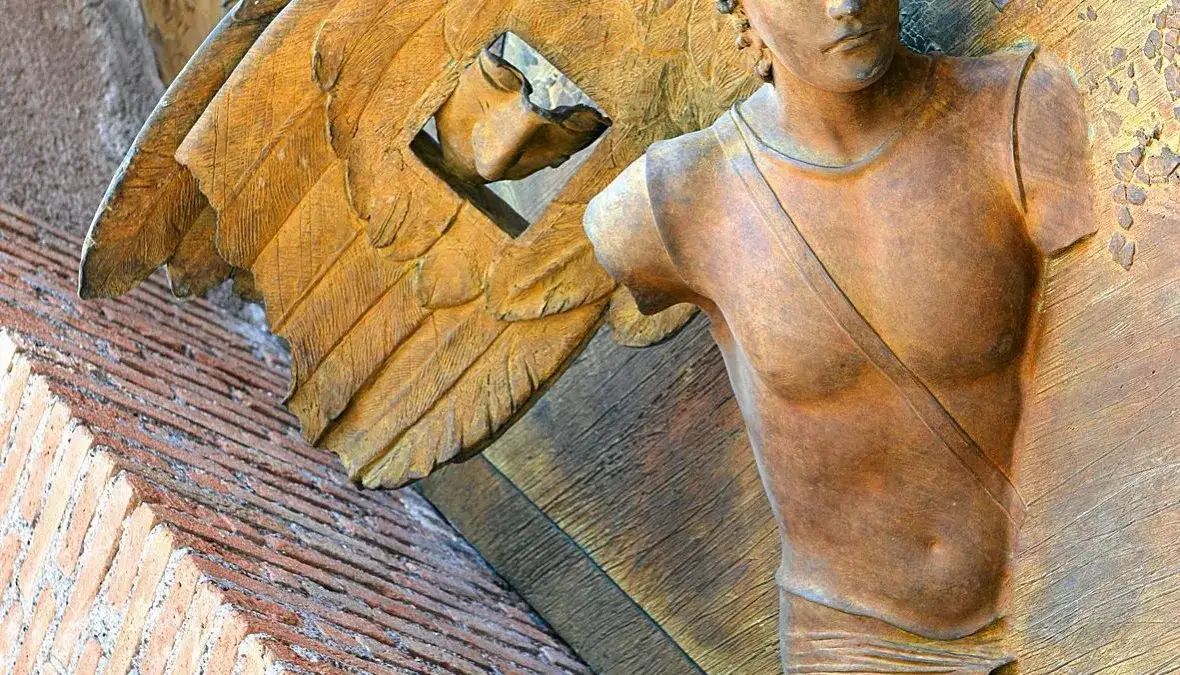 Igor Mitoraj Helios – tajemnice rzeźby i jej artystyczne znaczenie