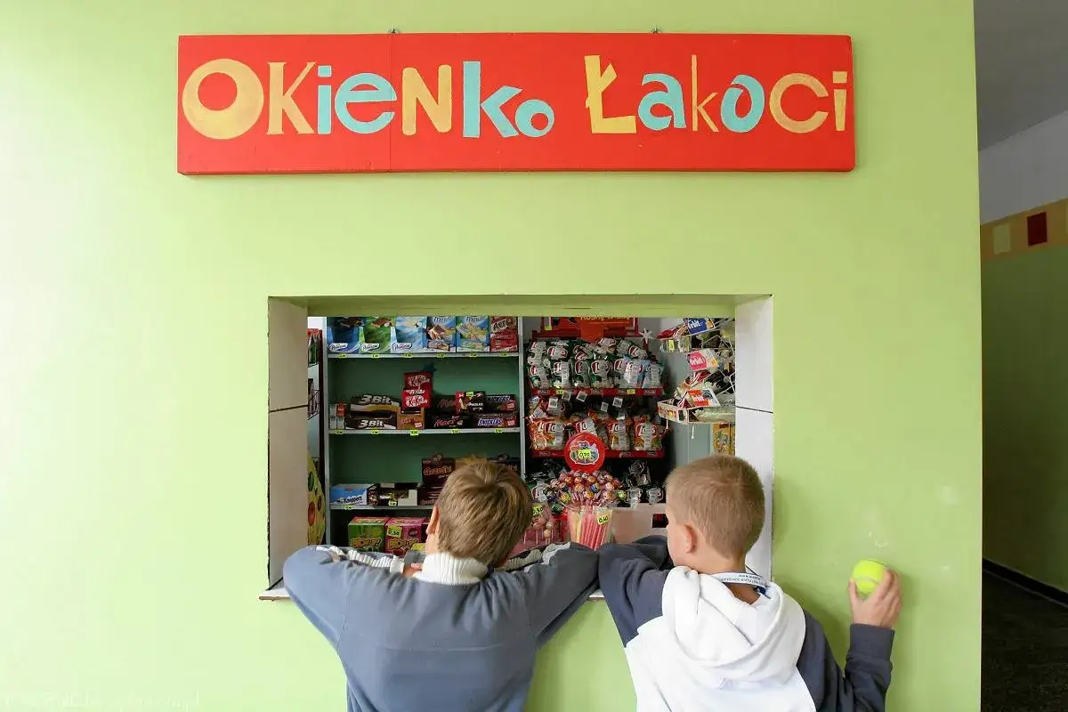 Sklepik szkolny: co dozwolone, a co zakazane? Zmiany 2026
