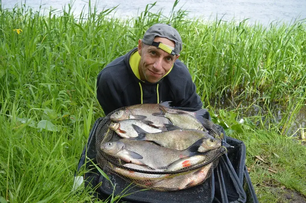 Jak glina do zanęty wpływa na skuteczność łowienia ryb?