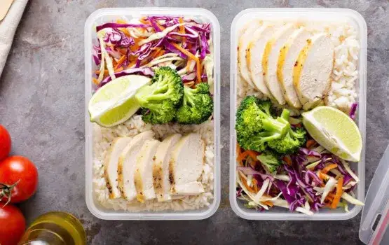 Zdrowe lunche do pracy: Szybkie przepisy, energia i meal prep