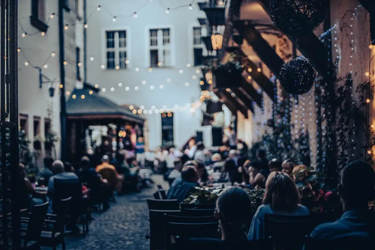 Gdzie zjeść we Wrocławiu tanio? Odkryj smaczne opcje bez wydawania fortuny