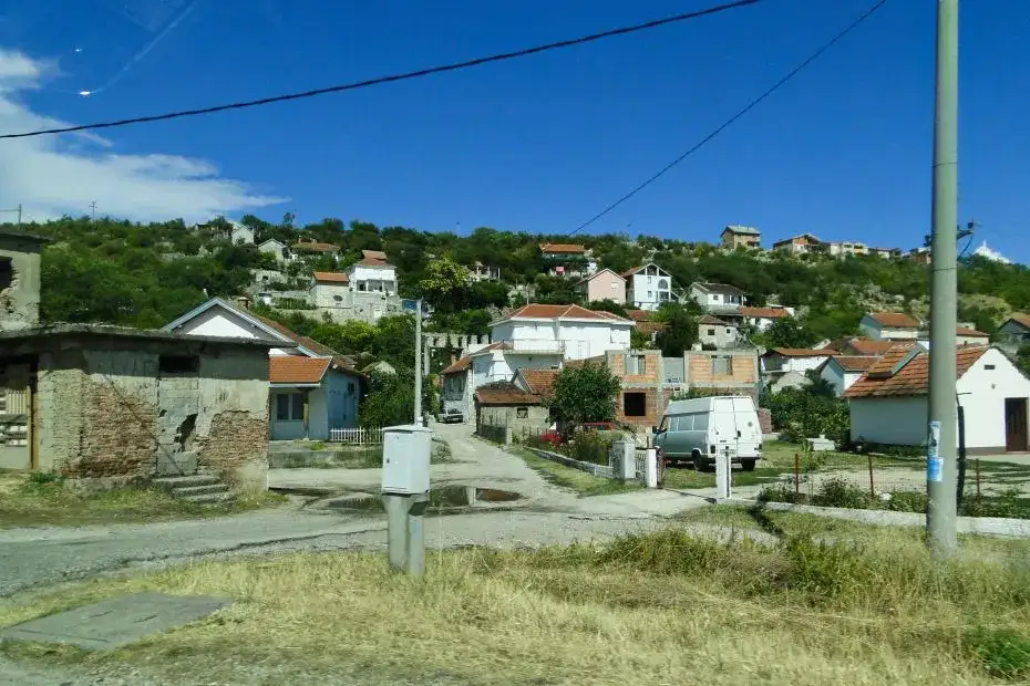 Czy w Bośni jest bezpiecznie? Odkryj zagrożenia i porady dla turystów