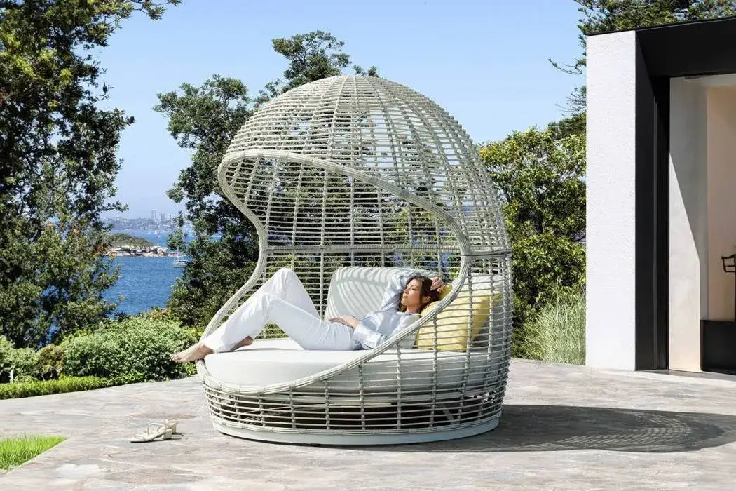 Jak zrobić łóżko ogrodowe – krok po kroku do własnego relaksu w ogrodzie