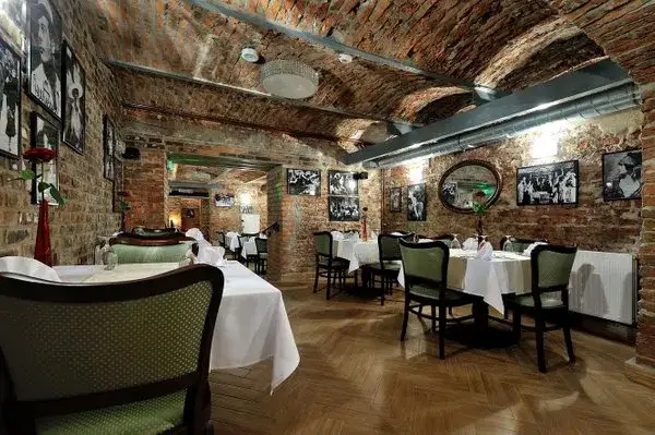 Gdzie zjeść w Sosnowcu? Odkryj najlepsze restauracje i opinie