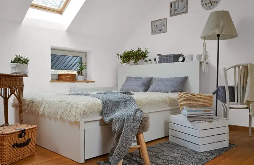 Jak pomalować skosy w sypialni - unikaj najczęstszych błędów