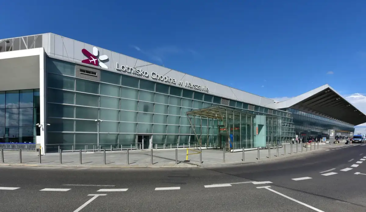 Lotnisko Chopina na jakiej ulicy? Odkryj jego lokalizację w Warszawie