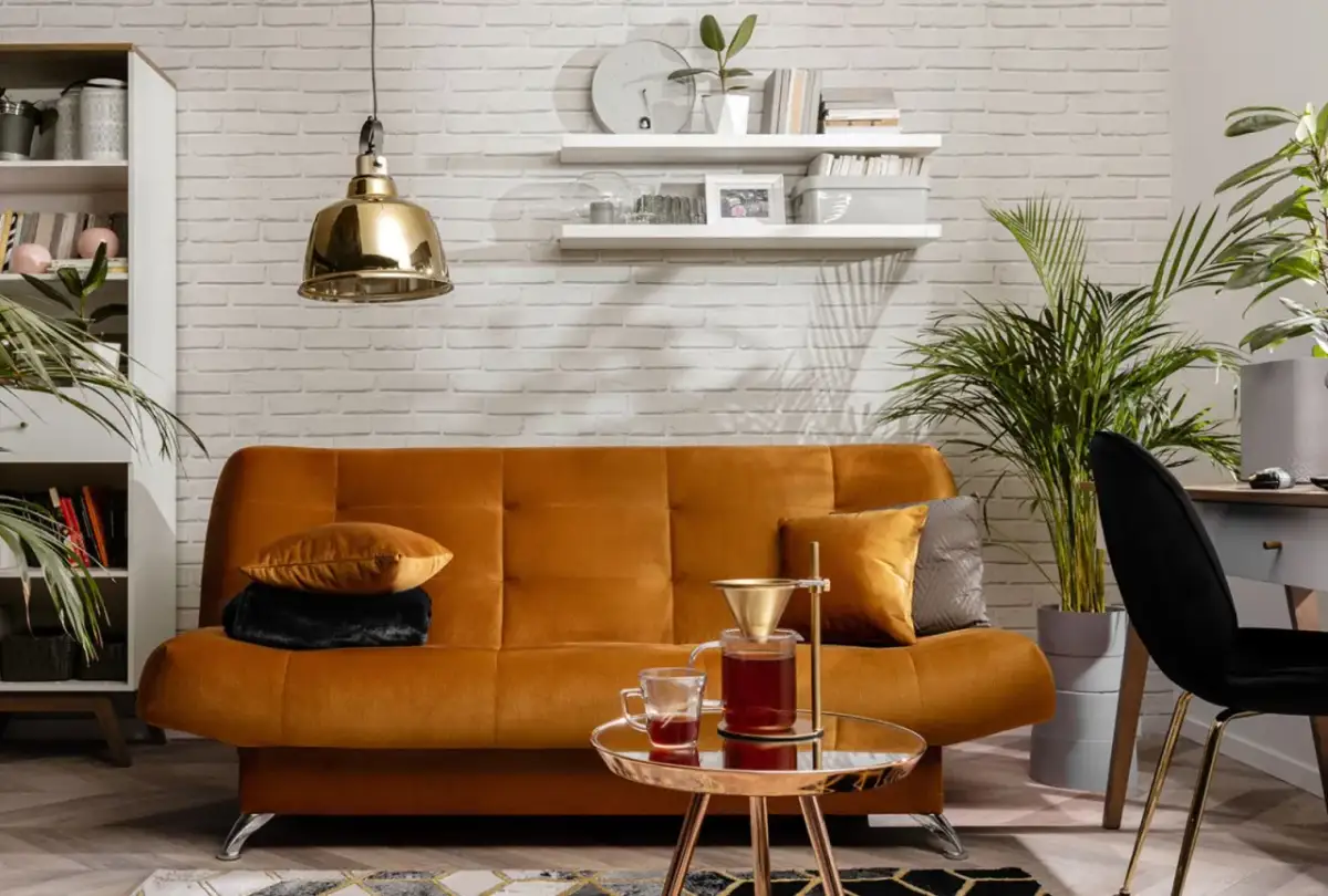 Jakie kolory ścian wybrać do białej cegły w salonie, aby zachwycać?