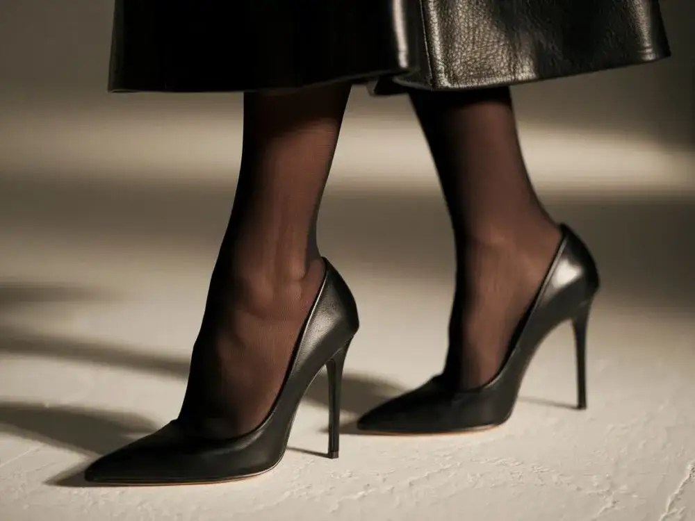 Jakie szpilki do czarnych rajstop, aby wyglądać stylowo i elegancko