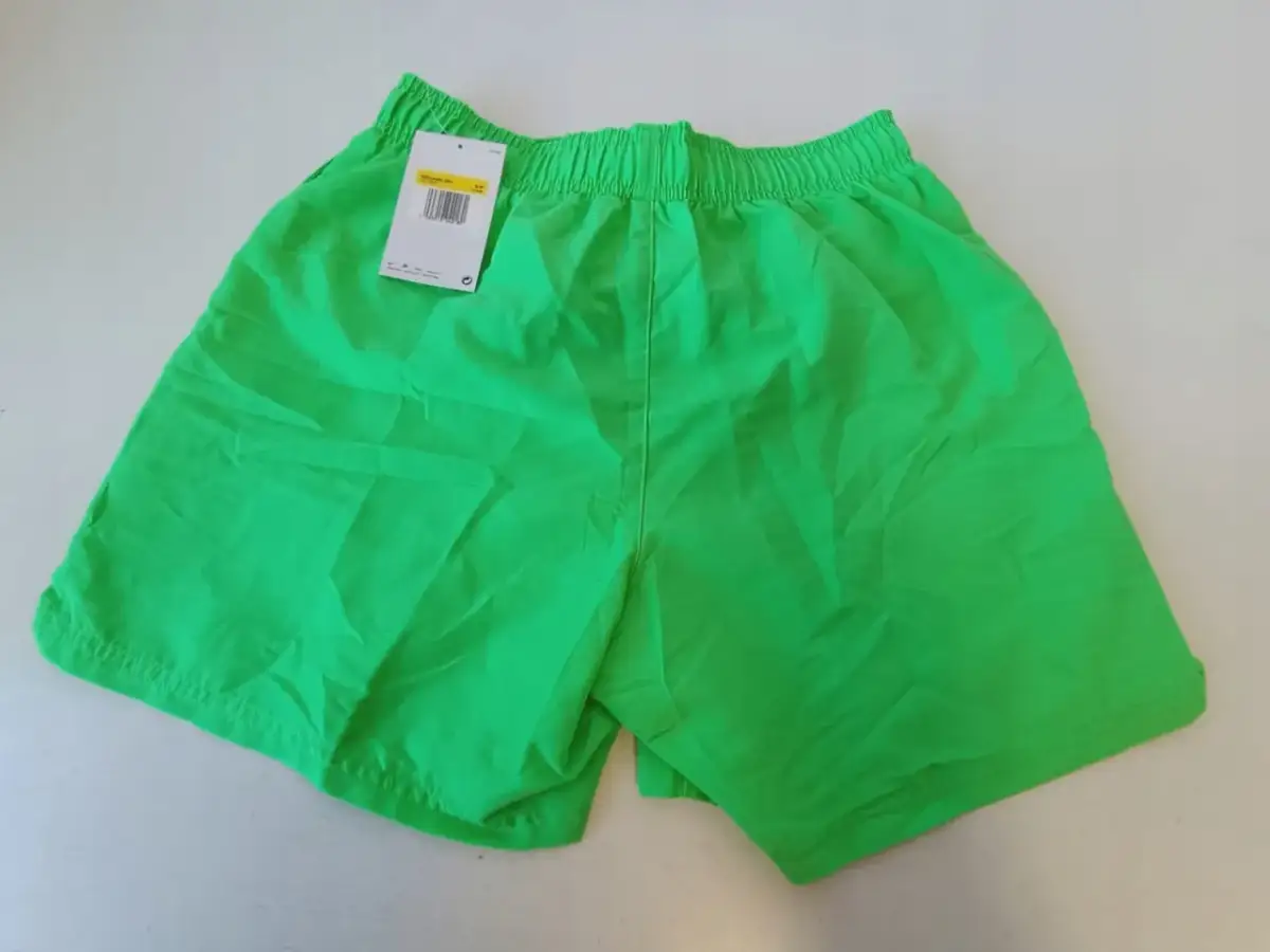 Męskie spodenki Nike: przewodnik po modelach, technologiach i wyborze