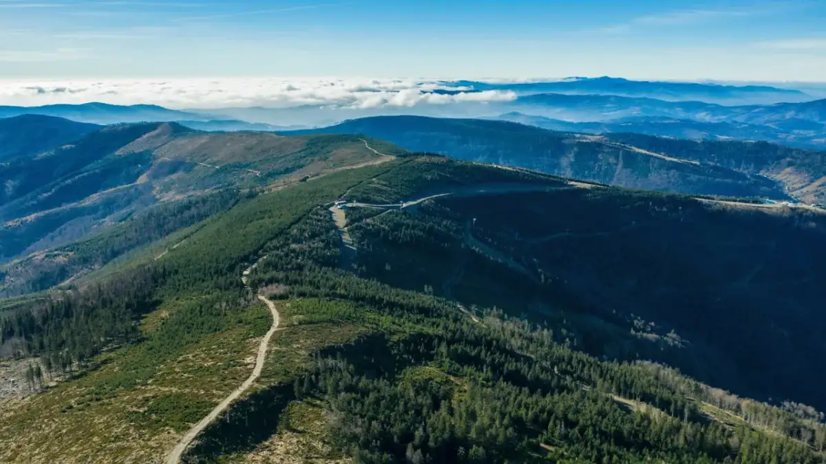 Skrzyczne: Szlak zielony czy niebieski? Wybierz idealną trasę!